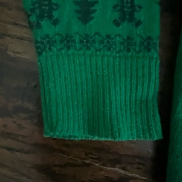 Well Worn Holiday Sweater size M - Picture 7 of 7